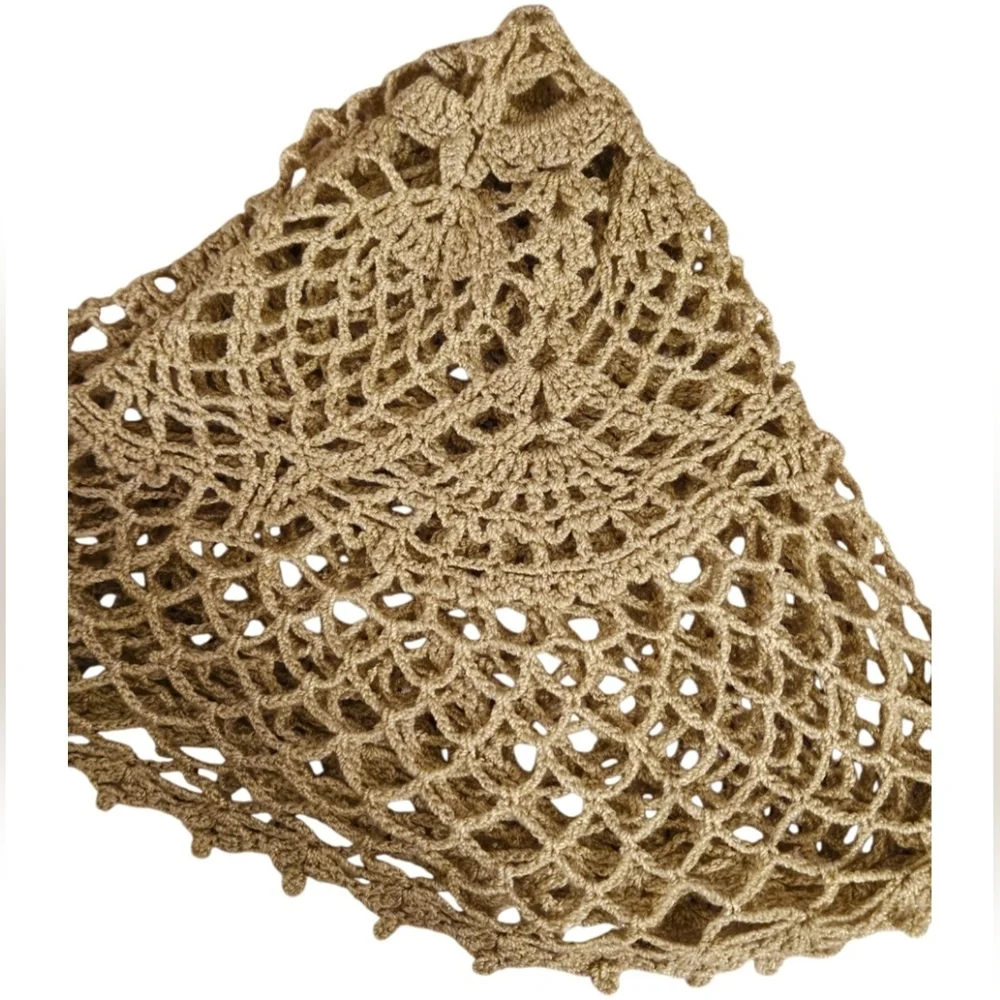 Hand Crafted Crochet Round Lace Doilie Handmade Floral Centerpiece Beige Vtg Mat